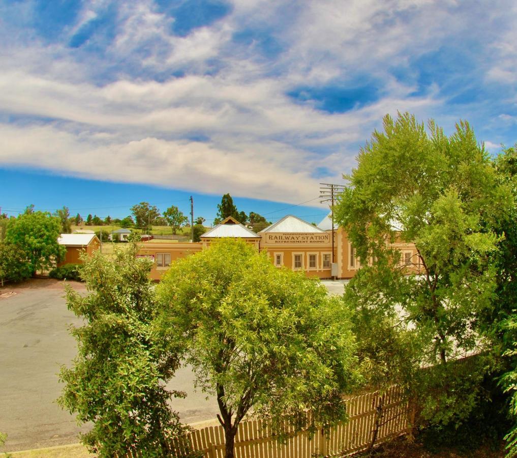 Historic Star Lodge And Station Masters House Narrandera Exterior foto