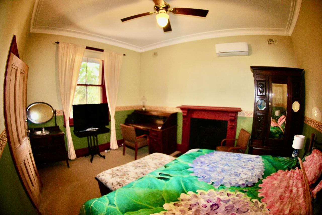 Historic Star Lodge And Station Masters House Narrandera Habitación foto
