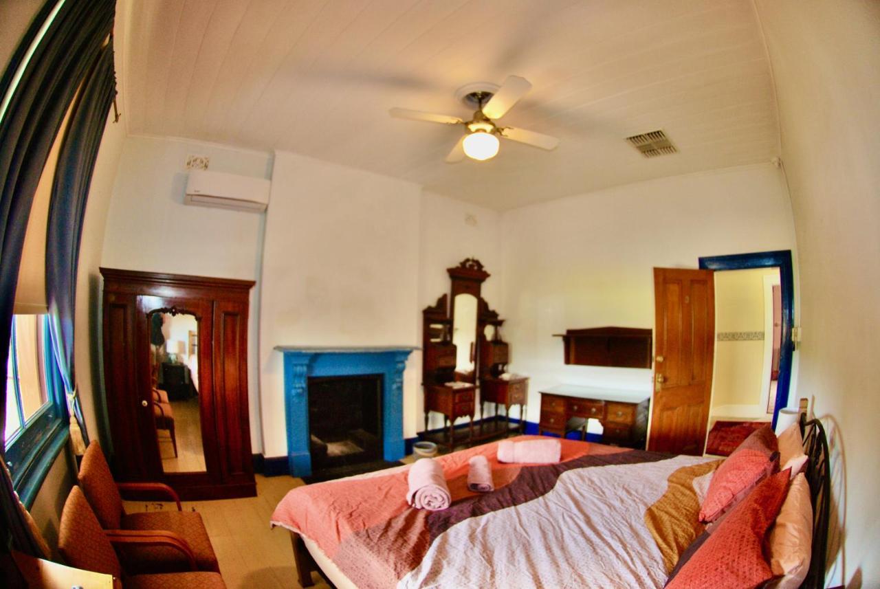 Historic Star Lodge And Station Masters House Narrandera Habitación foto