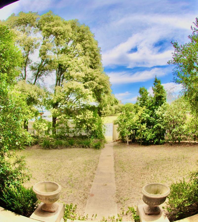 Historic Star Lodge And Station Masters House Narrandera Exterior foto