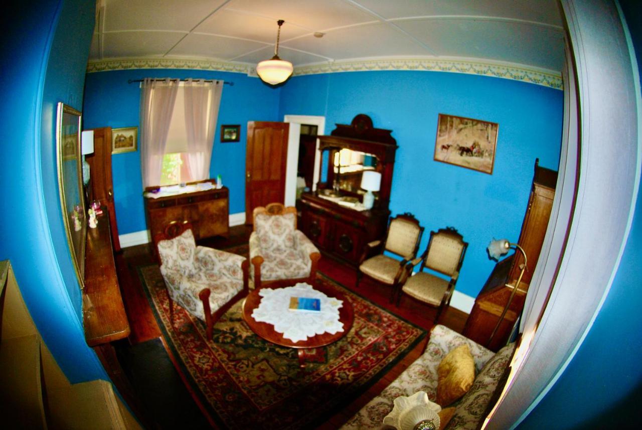 Historic Star Lodge And Station Masters House Narrandera Exterior foto