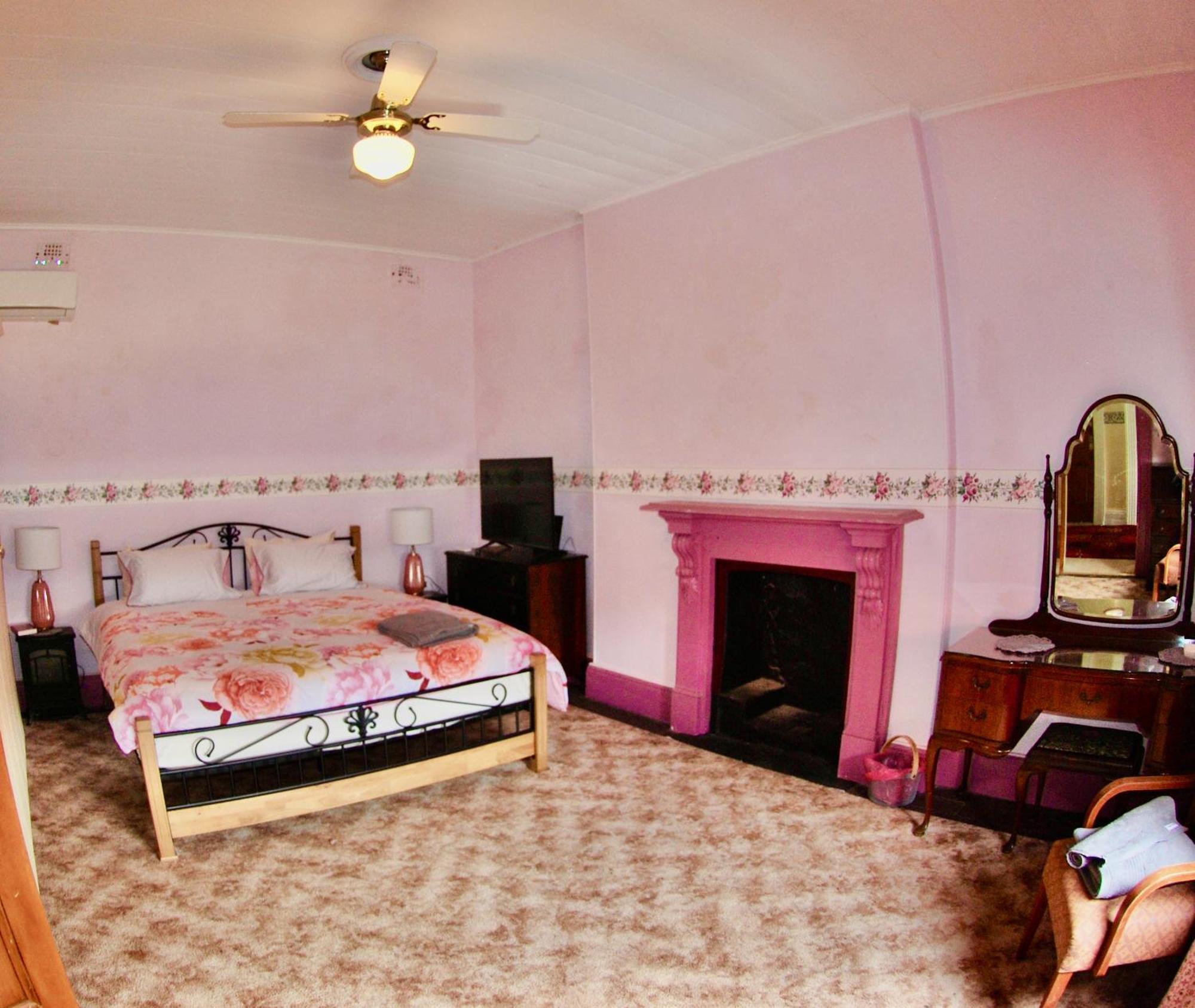 Historic Star Lodge And Station Masters House Narrandera Habitación foto