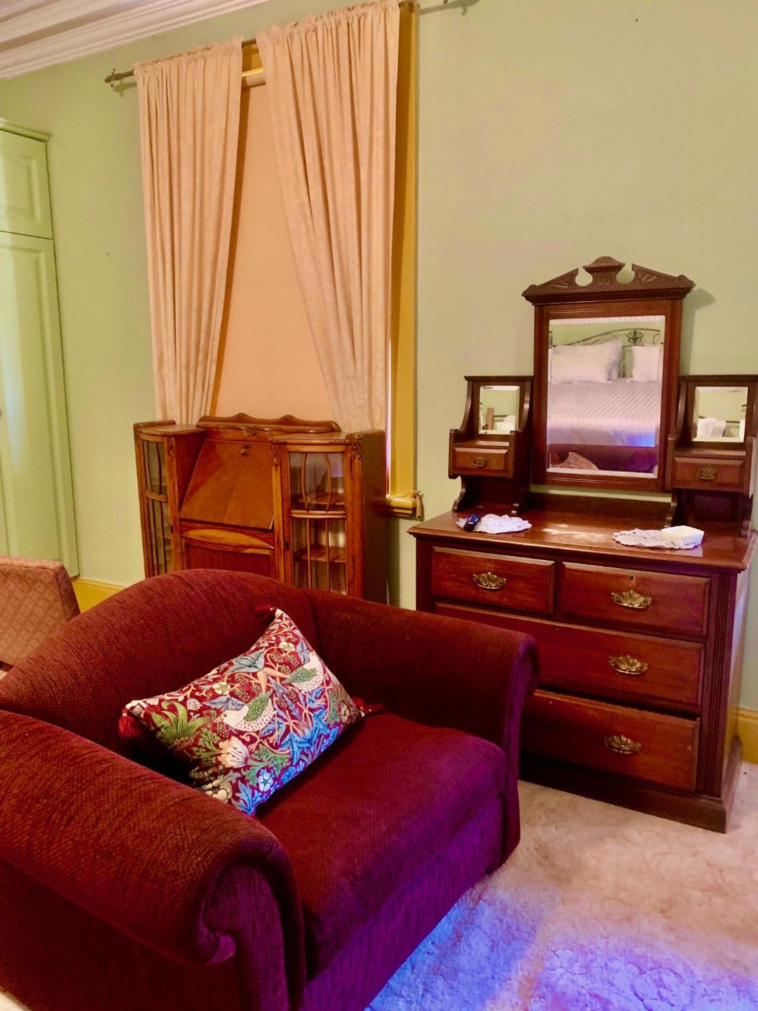 Historic Star Lodge And Station Masters House Narrandera Habitación foto