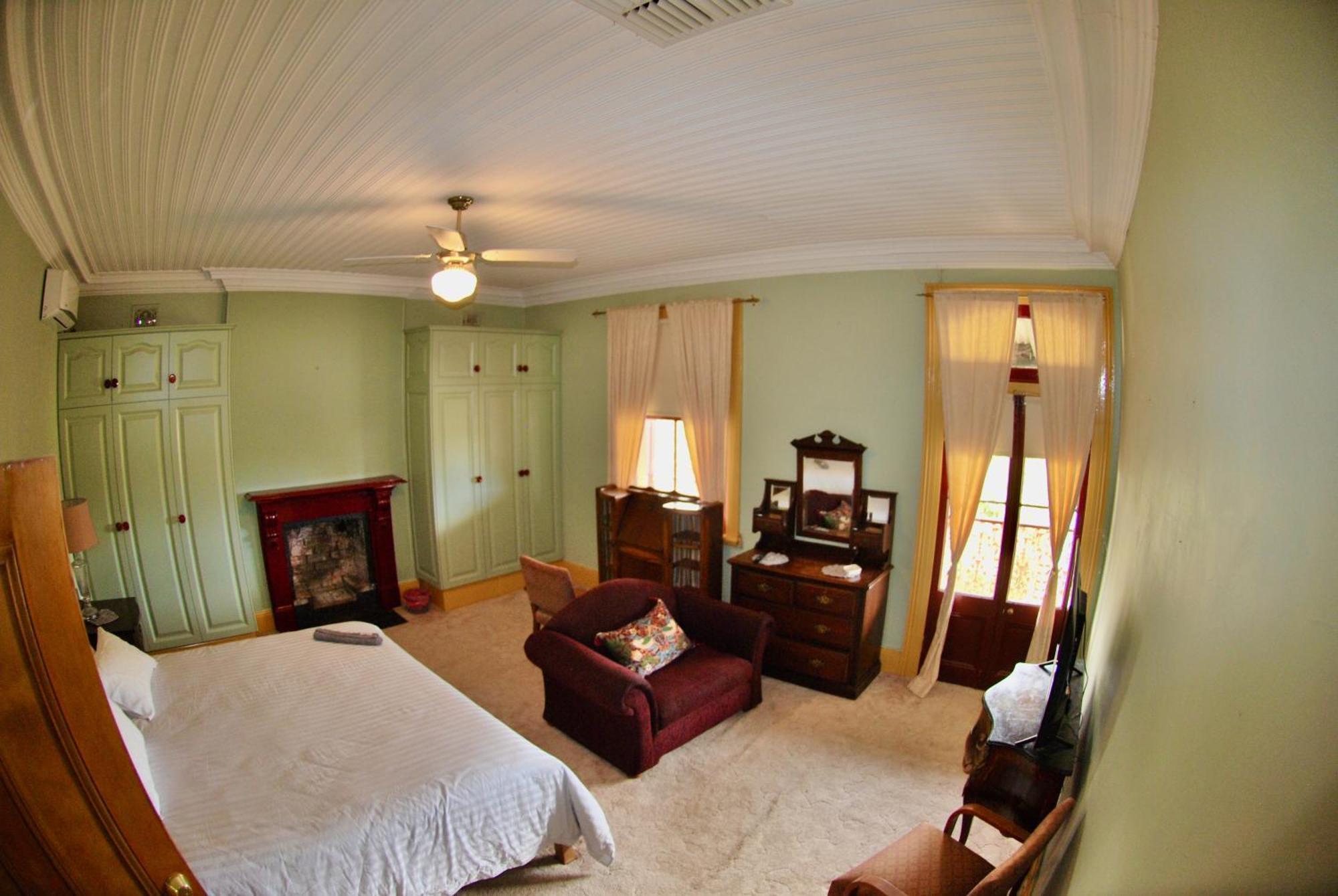 Historic Star Lodge And Station Masters House Narrandera Habitación foto
